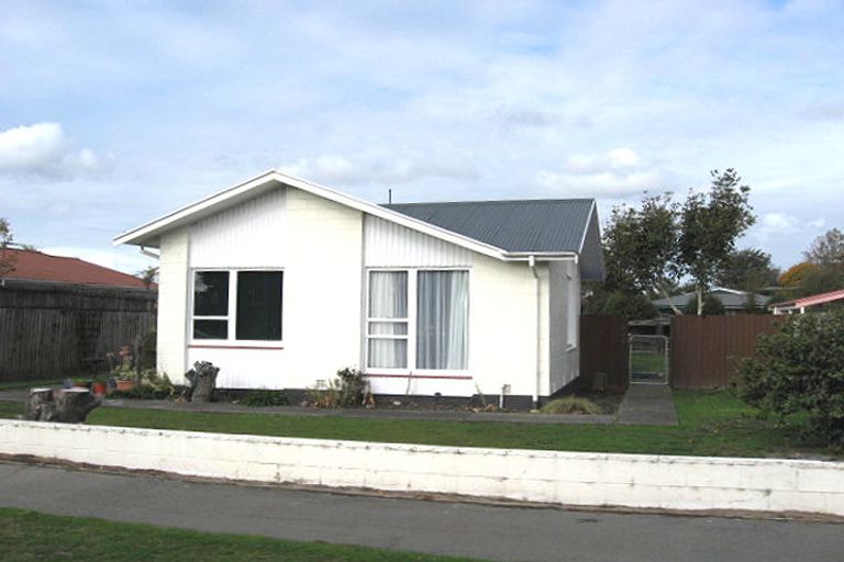 Photo of property in 129 Northcote Road, Northcote, Christchurch, 8052