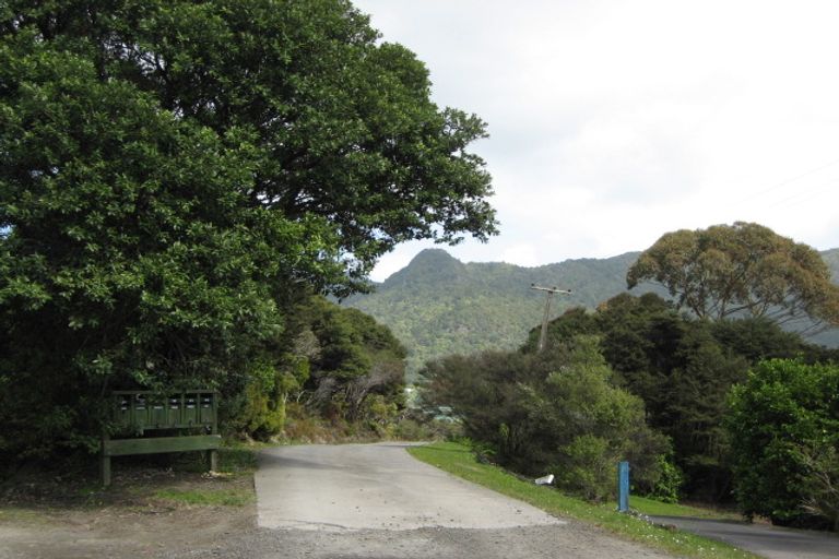 Photo of property in 1073a Huia Road, Huia, Auckland, 0604