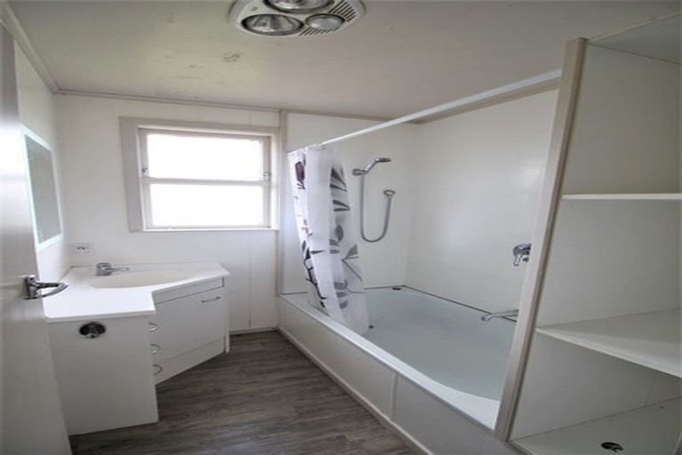 Photo of property in 17 Lilac Street, Melville, Hamilton, 3206