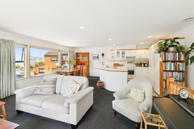 Photo of property in Mt Carmel Mews, 4/9 Arawa Road, Hataitai, Wellington, 6021