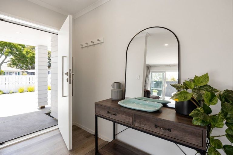 Photo of property in 1/11 Walsh Street, Forest Lake, Hamilton, 3200