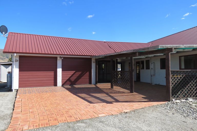 Photo of property in 2 Waenga Drive, Cromwell, 9310