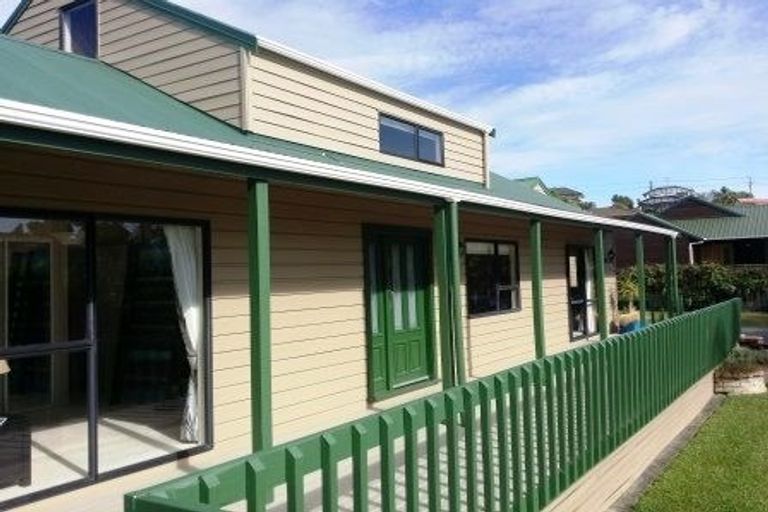 Photo of property in 14 Chablis Place, Henderson, Auckland, 0612