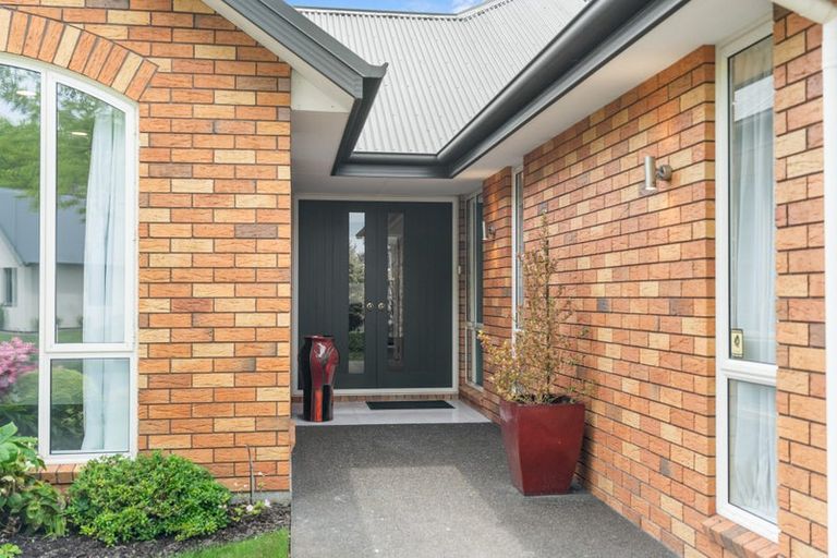 Photo of property in 12 Chesterfield Mews, Russley, Christchurch, 8042