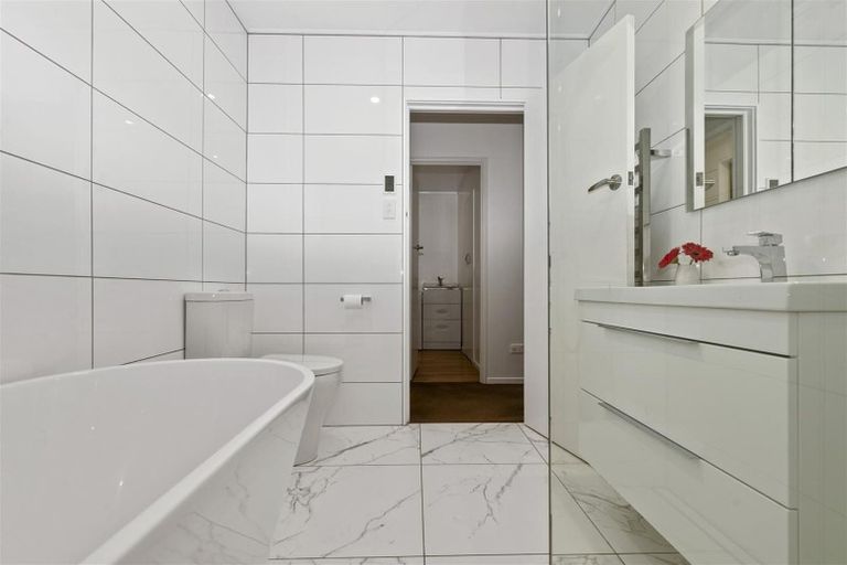 Photo of property in 4 Carter Drive, Pomare, Rotorua, 3015