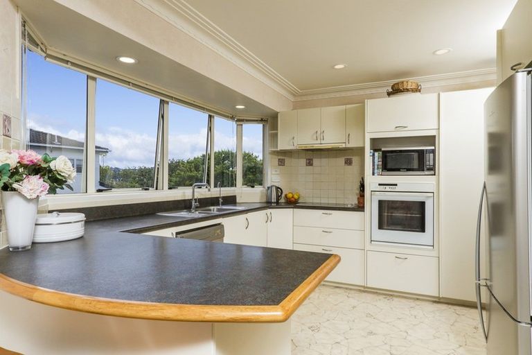 Photo of property in 1/949 Beach Road, Torbay, Auckland, 0630