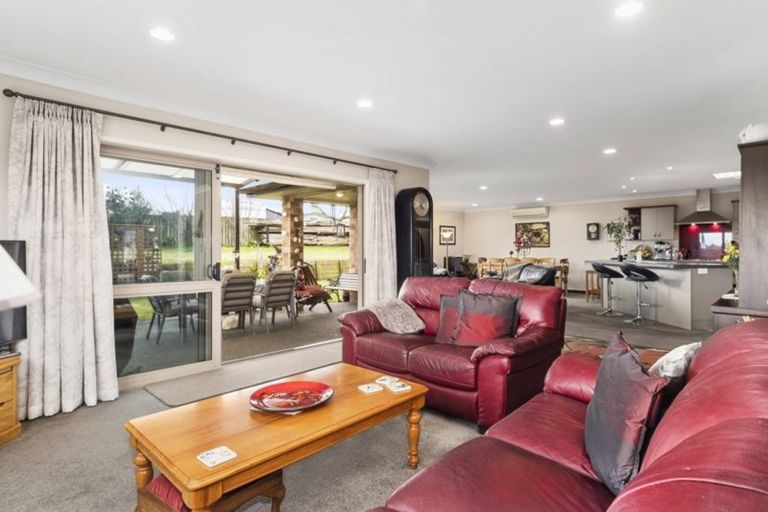 Photo of property in 1 Mckenna Lane, Omokoroa, 3114