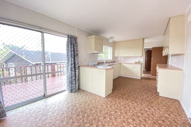 Photo of property in 2 Leewood Place, Pakuranga Heights, Auckland, 2010