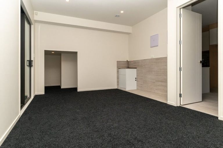 Photo of property in 18/116 Colwill Road, Massey, Auckland, 0614