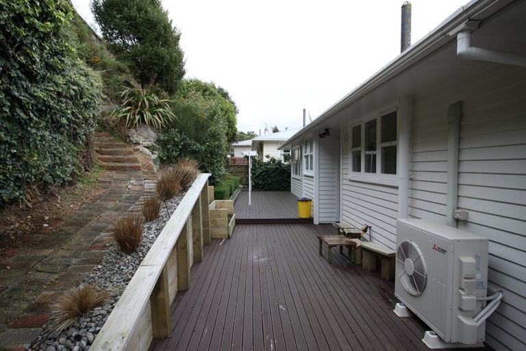 Photo of property in 47 Link Road, Newlands, Wellington, 6037