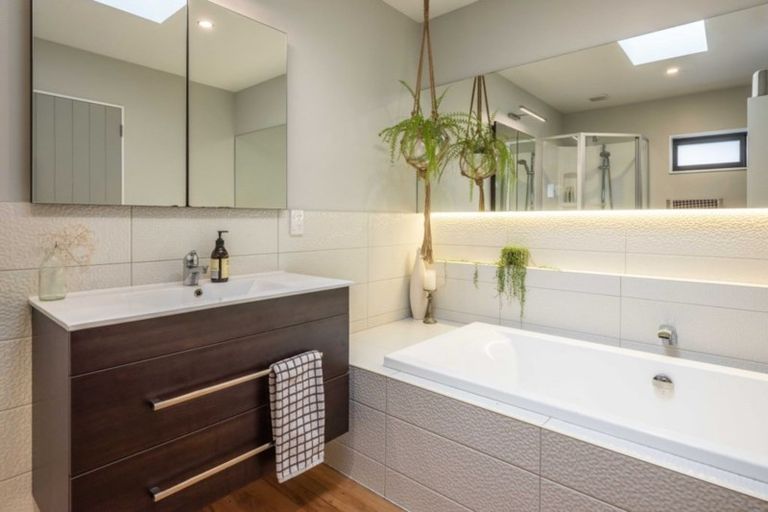 Photo of property in 17b Huia Street, Waikanae, 5036