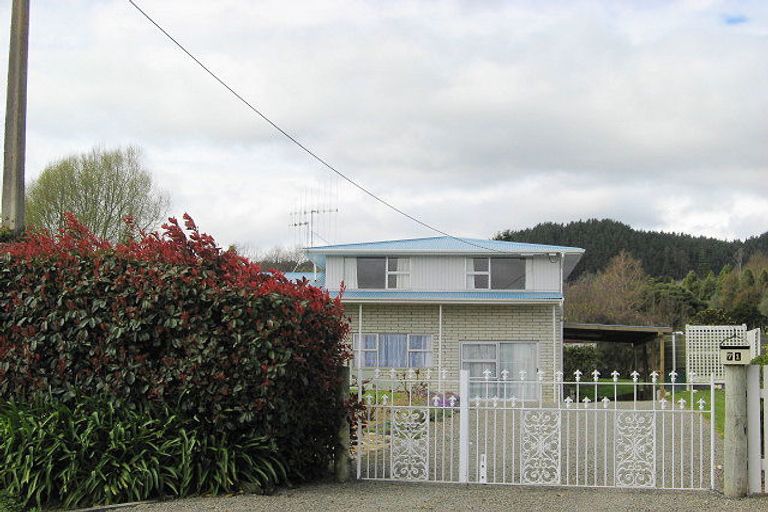 Photo of property in 71 Honi Taipua Street, Manakau, Levin, 5573