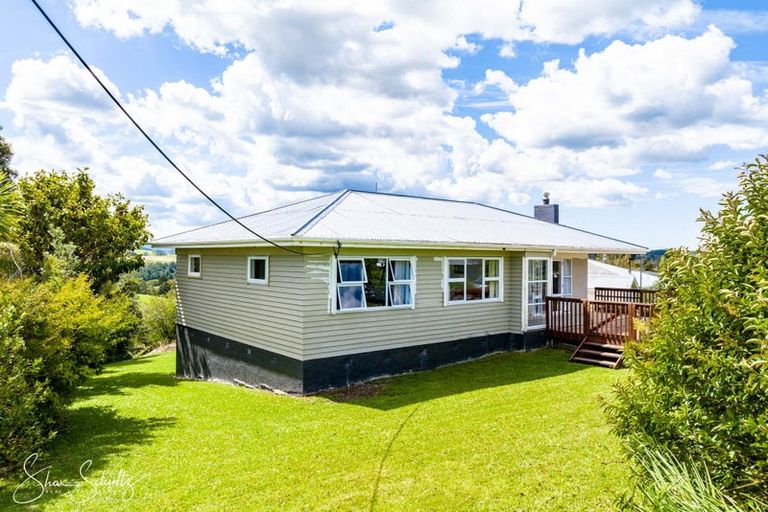Photo of property in 46 Gorge Road, Maungaturoto, 0520