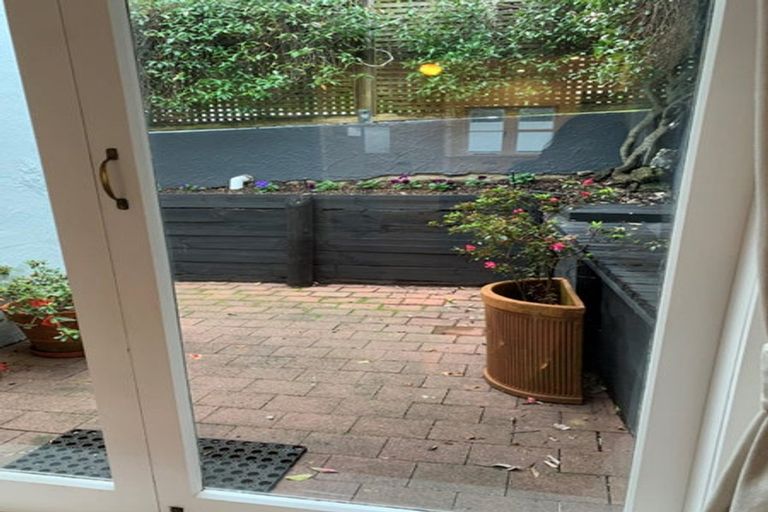 Photo of property in 1/64 Victoria Road, Devonport, Auckland, 0624