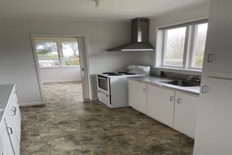 Photo of property in 96 Garfield Road, Helensville, 0800