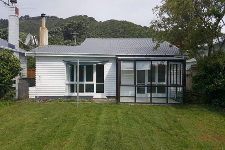 Photo of property in 34 Tuatoru Street, Eastbourne, Lower Hutt, 5013