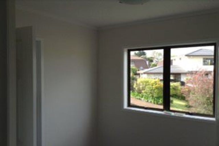 Photo of property in 1/38 Curacao Place, Half Moon Bay, Auckland, 2012