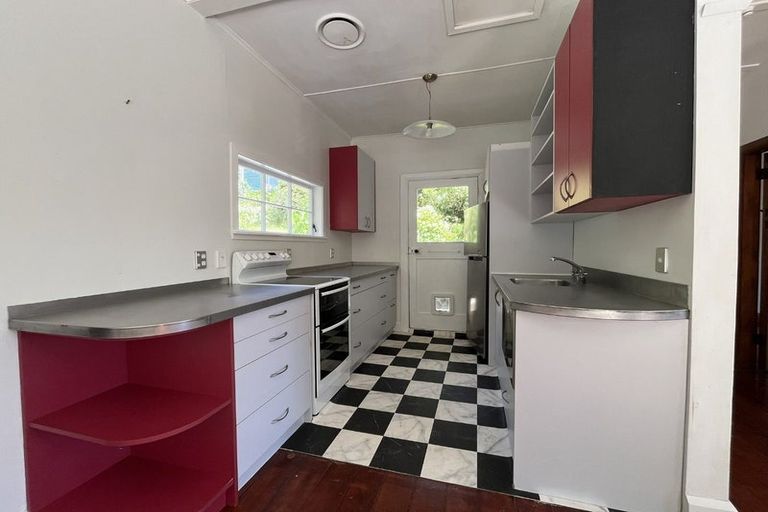 Photo of property in 10 Connaught Terrace, Brooklyn, Wellington, 6021