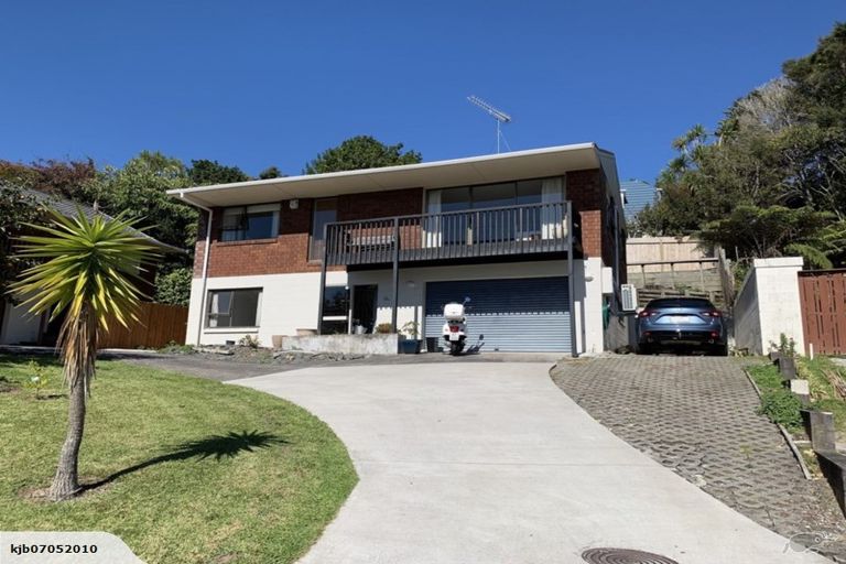 Photo of property in 1/18 Glenwood Avenue, Birkenhead, Auckland, 0626