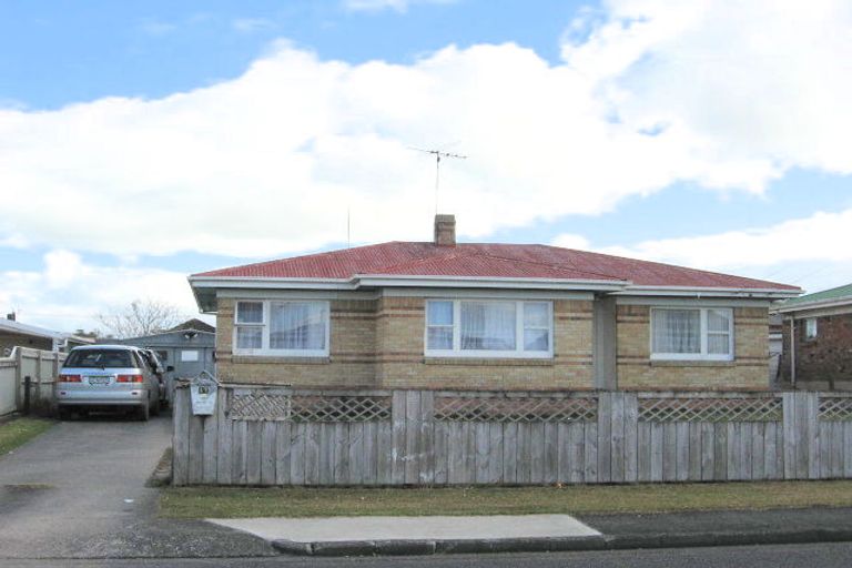 Photo of property in 17 Valentine Street, Papakura, 2110