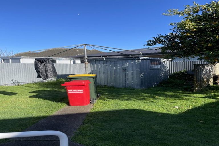 Photo of property in 4 Huia Place, Levin, 5510