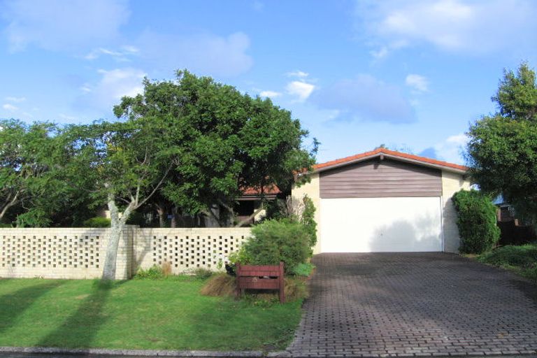 Photo of property in 6 Falstaff Place, Half Moon Bay, Auckland, 2012
