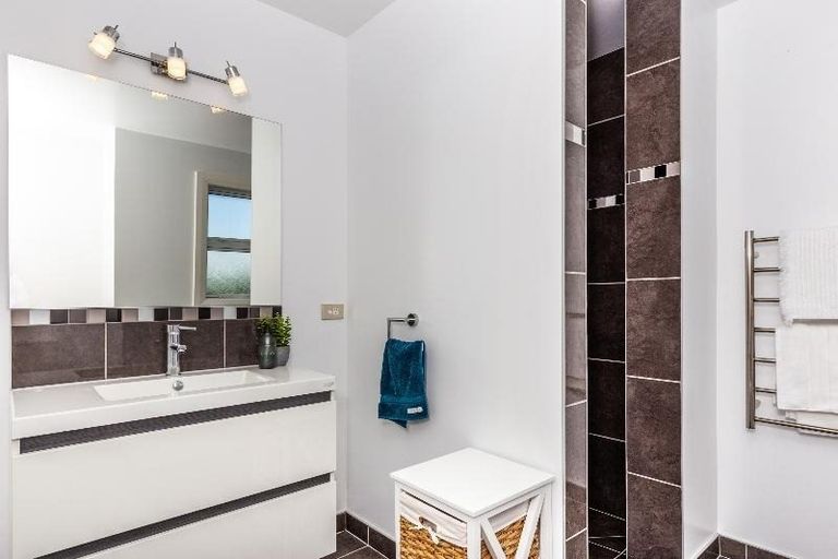 Photo of property in 6 Oakdale Drive, Kinloch, Taupo, 3377