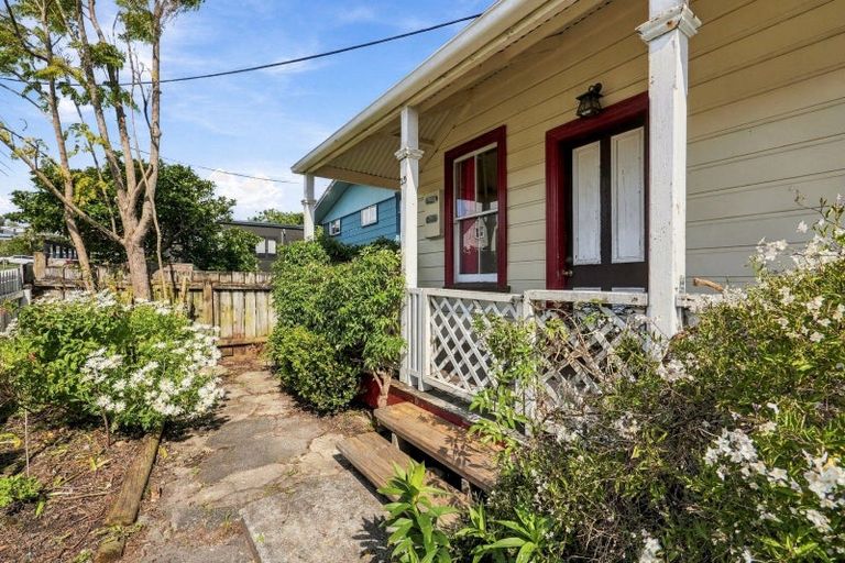 Photo of property in 25 Puriri Street, Helensville, 0800