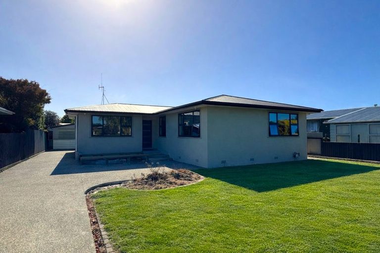 Photo of property in 110 Ruamahanga Crescent, Terrace End, Palmerston North, 4410
