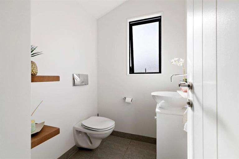 Photo of property in 1 Coburn Place, Lake Hayes, Queenstown, 9304