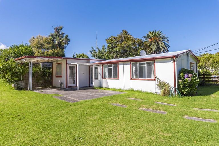 Photo of property in 71 Bluegum Road, Paraparaumu Beach, Paraparaumu, 5032