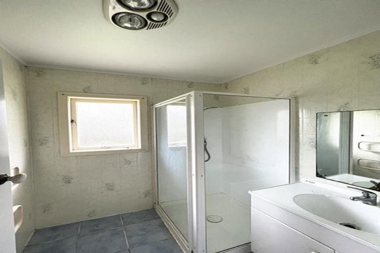 Photo of property in 62 Sutton Crescent, Papakura, 2110