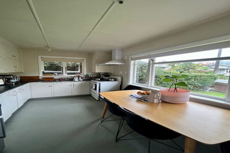 Photo of property in 28 Tipahi Street, Nelson South, Nelson, 7010