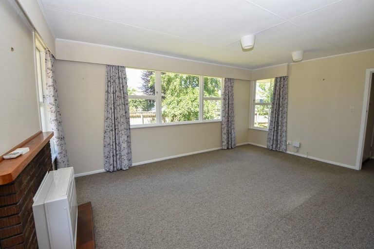 Photo of property in 5 Hughan Place, Carterton, 5713