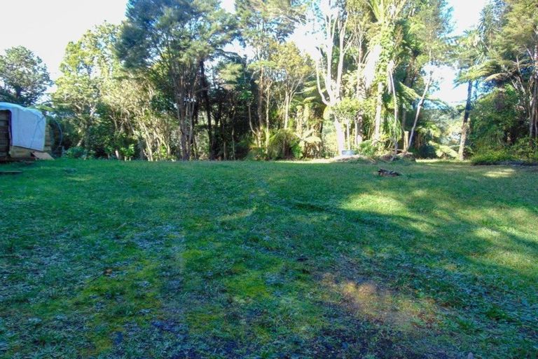 Photo of property in 118 Opanuku Road, Henderson Valley, Auckland, 0612