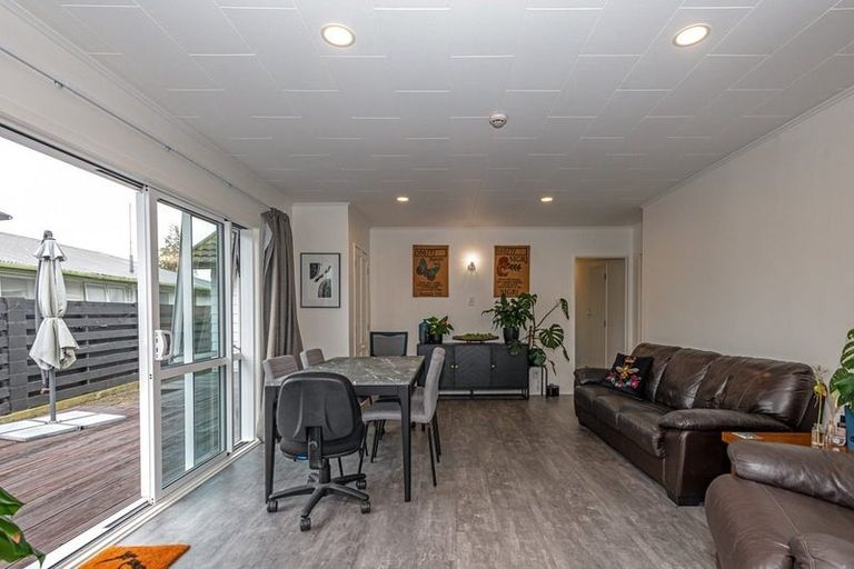 Photo of property in 20 Motuoapa Place, Kelvin Grove, Palmerston North, 4414