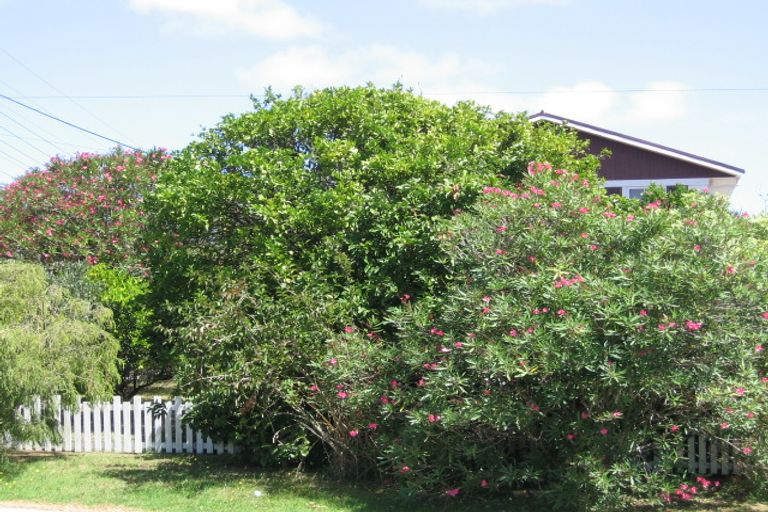Photo of property in 198 Rangatira Road, Beach Haven, Auckland, 0626
