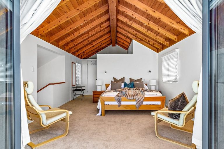 Photo of property in 1 Lagoon Way, Omaha, 0986