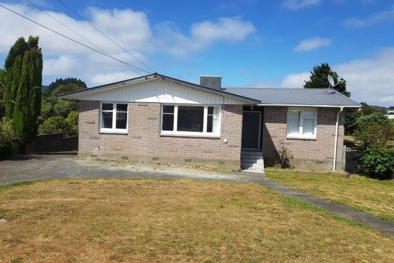 Photo of property in 16 Driver Crescent, Cannons Creek, Porirua, 5024