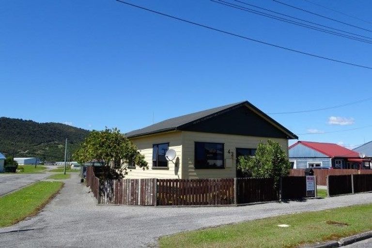 Photo of property in 43 Blake Street, Blaketown, Greymouth, 7805