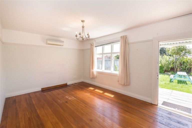 Photo of property in 44 Taupata Street, Redcliffs, Christchurch, 8081