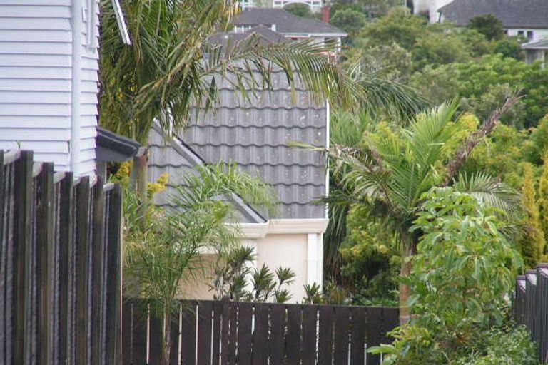 Photo of property in 2/13 Eversleigh Road, Belmont, Auckland, 0622