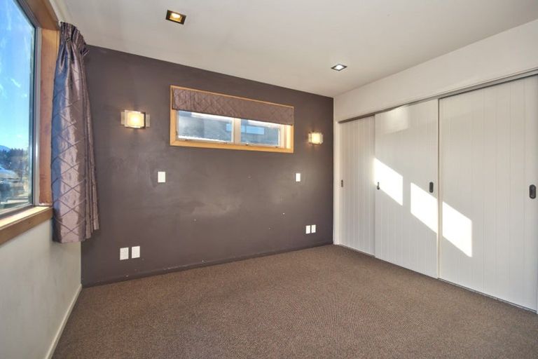 Photo of property in 28 Sylvan Street, Lake Hayes, Queenstown, 9304