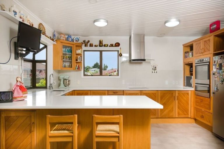 Photo of property in 16 Tatyana Place, Massey, Auckland, 0614