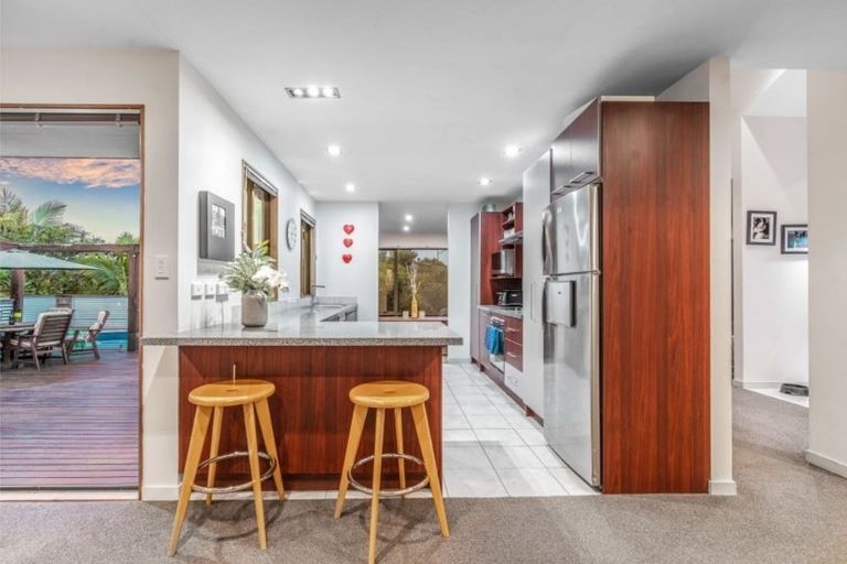 Photo of property in 2 Te Wharau Drive, Greenhithe, Auckland, 0632