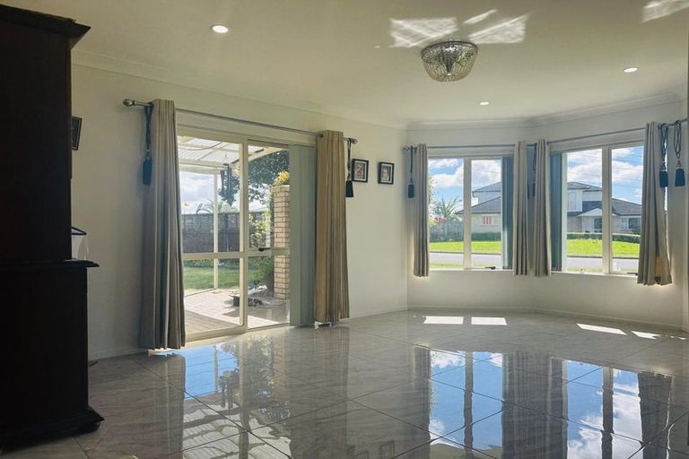Photo of property in 49 Longford Park Drive, Takanini, 2112