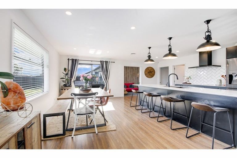 Photo of property in 24 Roys Street, Marshland, Christchurch, 8083