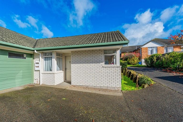 Photo of property in 15 Regents Park Place, Westgate, Auckland, 0614