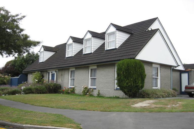 Photo of property in 2 Milnebank Street, Upper Riccarton, Christchurch, 8041