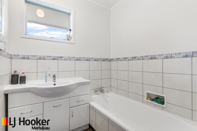 Photo of property in 328 Great South Road, Opaheke, Papakura, 2113
